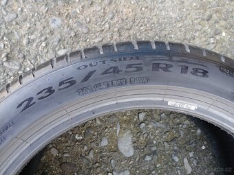 2x letni pirelli 235/45 R18, dezen=6mm - 2