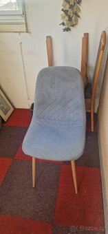 Šedé židle - 2
