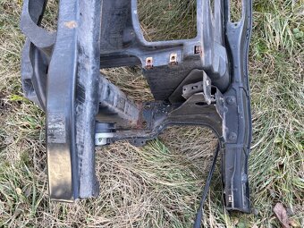 Chladičová stěna BMW E90 - 2