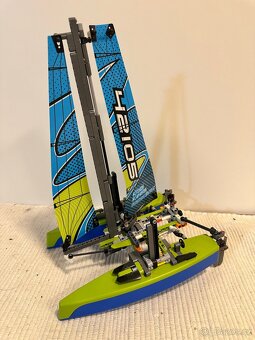 Lego Technic katamarán 42105 - 2
