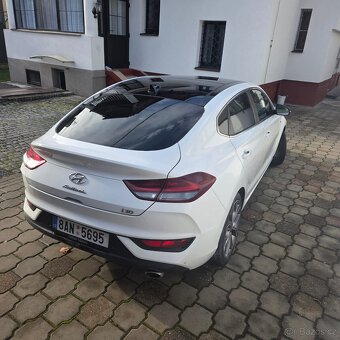 Hyundai i30 fastback 1.6crdi - 2