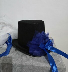 Svatební ozdoba - klobouk pro ženicha na auto - 2
