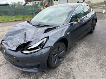 Tesla 3 Long Range 4x4 2019 pojizdna airbagy ok Sražka se - 2