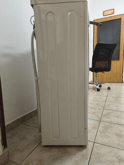Pračka Indesit - 2