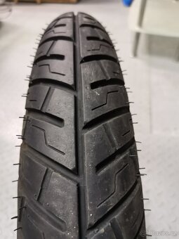 100/90-18 Michelin CITY Pro (56P) 5mm
Téměř jako nová. - 2