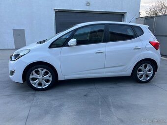 HYUNDAI ix20 1.4i 66 KW 1.MAJ.PDC VYHŘ.SED.2x KOLA 49000km - 2