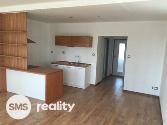Pronájem bytu 2+kk, 47 m², Opava – blízko centra, se zahrado - 2