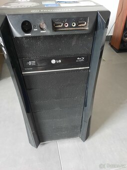 PC, monitor, reproduktory - 2