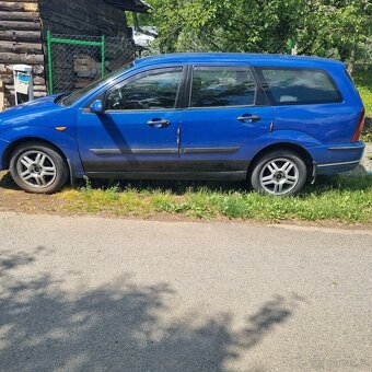 Prodám Ford fokus kombi na náhradní díly - 2