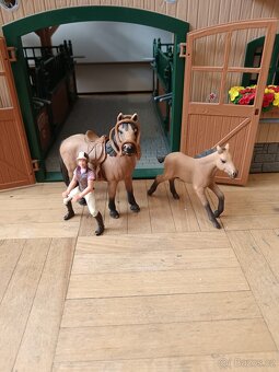 Stáj schleich - 2