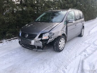 VW TOURAN 1T2 Náhradní díly - 2