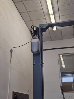 REZERVECE - Dvousloupový elektrohydraulický zvedák - 2