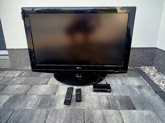 Televize + set top box - 2
