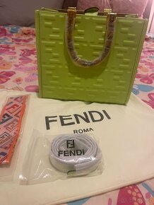 Neon kabelka Fendi - 2