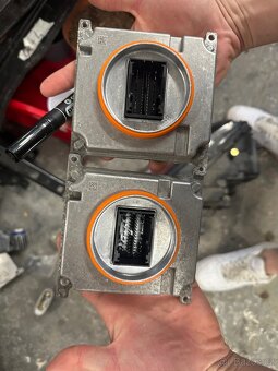 Řídící jednotka led světlometu 7p5941591 ah - 2