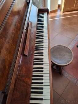 Prosám historické pianino Petrof - 2