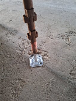 Stavitelné patky k lešení - 2