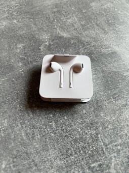 Apple EarPods s konektorem Lightning - 2