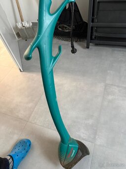 Bosch EasyTrim – elektrický vyžínač trávy - 2