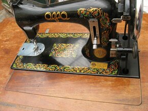 ŠLAPACÍ ŠICÍ STROJ VERA - 2