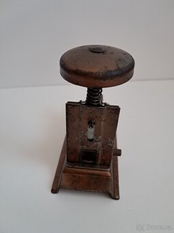 Starodávná sešívačka - 2