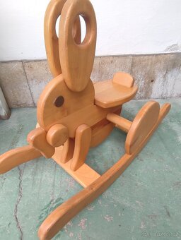 Dřevěný houpací zajíc - 2