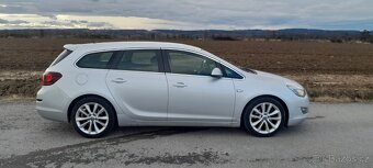 Opel Astra sport tourer - 2