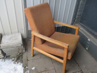 Starší křeslo-k renovaci - 2