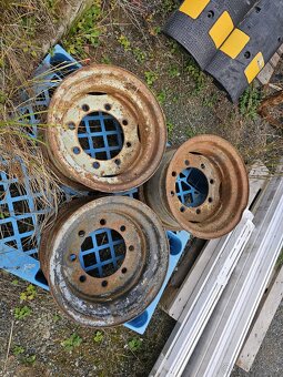 DISKY 11-18 / 8 DĚR - 2