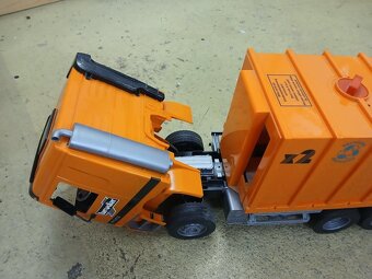 Bruder popelářské auto - 2