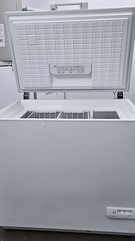 Pultový mrazák, objem 327 litrů - 2