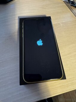 Iphone 11 64gb krasny stav - 2