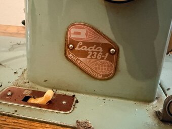 Šicí stroj Lada 236-1 - 2