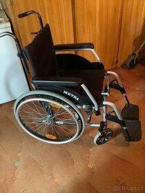 Invalidní mechanický vozík - 2
