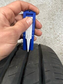 1x Hankook 215/65/15C Vantra LT - 2