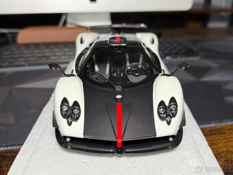 Almost Real - Pagani Zonda Cinque Coupe, Bianco Benny, 1:18 - 2