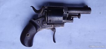 Revolver  cal.320-8mm.vyroben do r.1890 British Buldog - 2