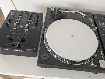 2x Gramofon Technics SL-1210MK5 a 2-kanál mix Pioneer DJM250 - 2