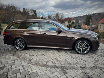 Mercedes E63 AMG - 2