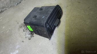 AUDI A3 8L MŘÍŽKA VENTILACE PRAVÁ LEVÁ STŘEDNÍ - 2