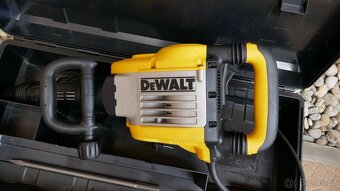 NOVÉ Bourací kladivo SDS-Max DeWALT D25902, 1 500 W, 10 kg - 2