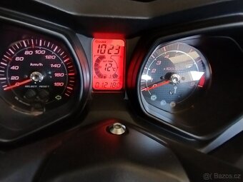 Yamaha XMAX 400 - 2