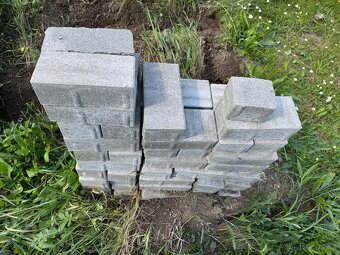 Obrubniky, zamkova dlazba za odvoz - 2