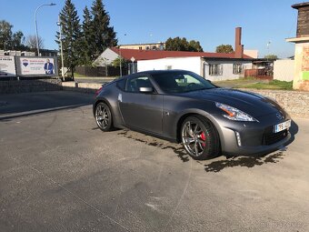 Nissan 370Z - 2