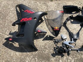 kapoty yamaha yzf R6 2003-2005 + zbytek dílů - 2