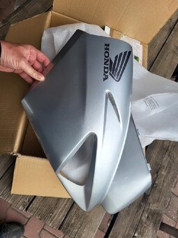 Honda CBF600S-pravy přední plast kapoty NOVÝ - 2