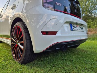 Volkswagen UP GTI - 2