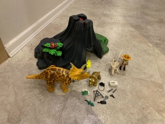 Playmobil 4170 - Sopka s rodinkou Triceratopsů - 2