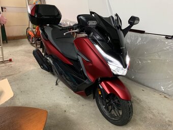Honda Forza 125 s kufrem 03/2020 - NOVÁ STK - 2