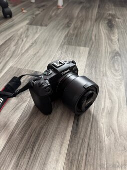 Canon RP + Canon 50mm 1.8 - 2
